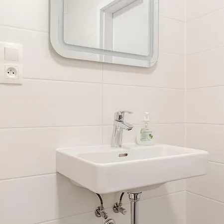 Newly Renovated 1-room In Historic Center *