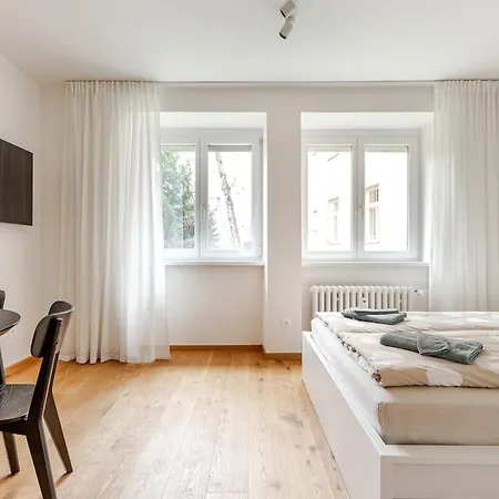 Flat In Historic Center With Air Conditioner Апартаменты Братислава