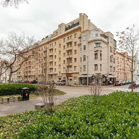 Apartment Newly Renovated 1-room In Historic Center